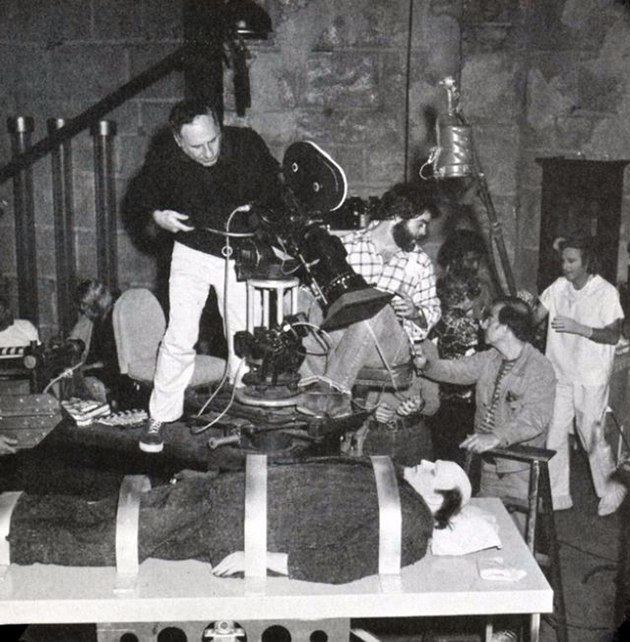 behind-the-scenes-photos-from-horror-movies