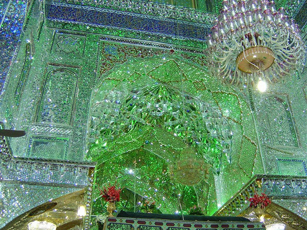 emerald-tomb-ceiling-shah-cheragh-shiraz-iran-4