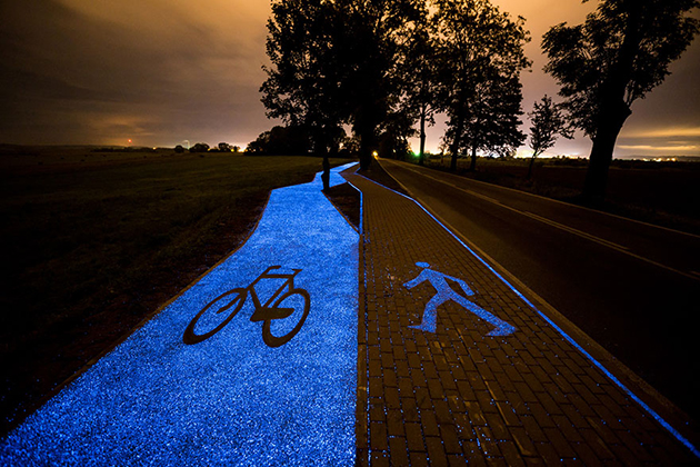 glowing-blue-bike-lane-tpa-instytut-badan-technicznych-poland-2