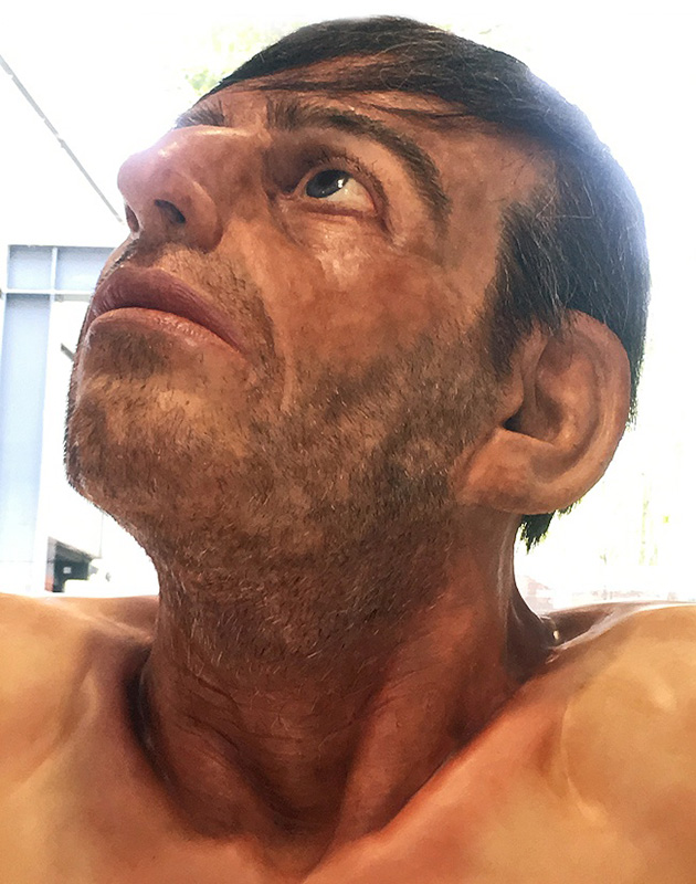 hyperrealist-sculptures