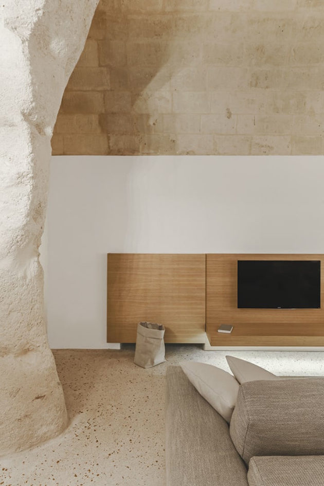 transform-ancient-cave-modern-hotel