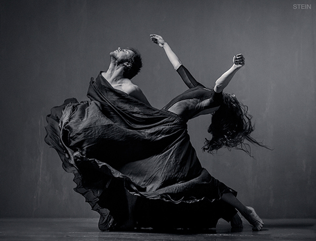 Black & White Portraits of Elegant Dancers