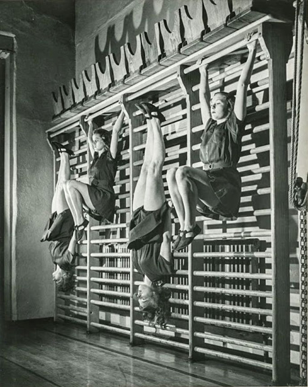 funny vintage photos about women