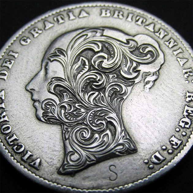 hand-engraves-coins-1