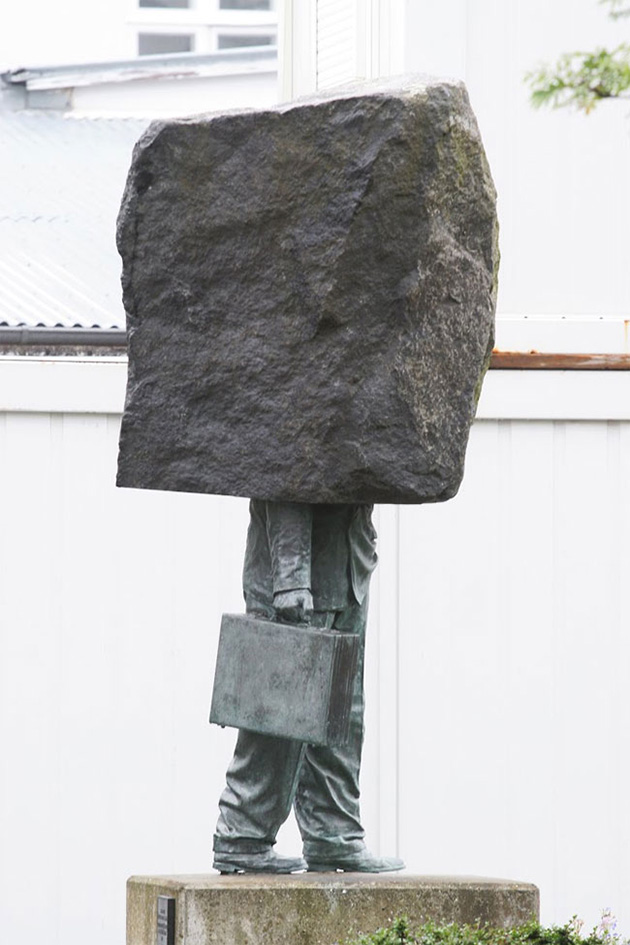 monument unknown bureaucrat