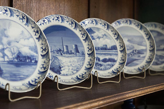 nuclear-reactor-porcelain-plates-3
