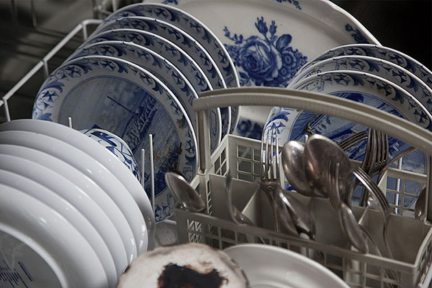 nuclear-reactor-porcelain-plates-9