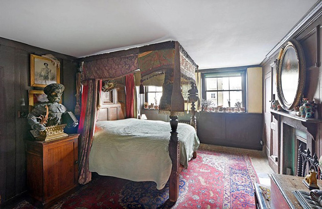 265-Year-Old-Mansion-London