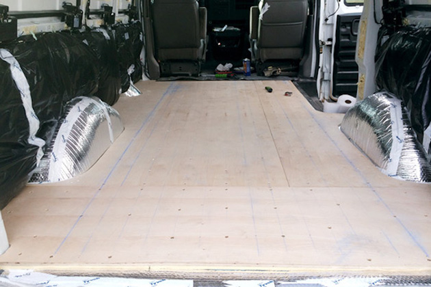 filmmaker-transforms-rusty-cargo-van-mobile-studio