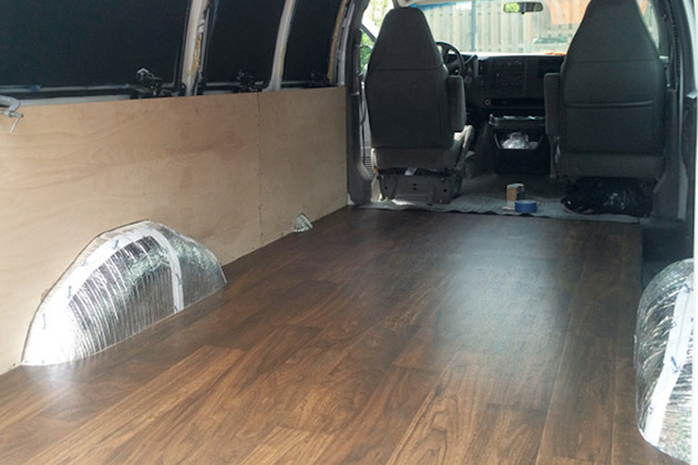 filmmaker-transforms-rusty-cargo-van-mobile-studio