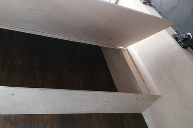 filmmaker-transforms-rusty-cargo-van-mobile-studio