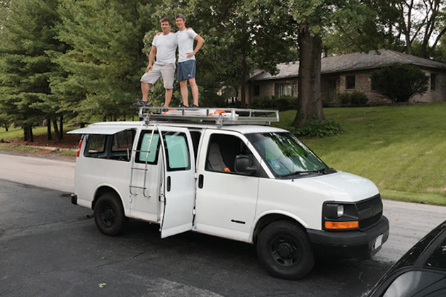 filmmaker-transforms-rusty-cargo-van-mobile-studio