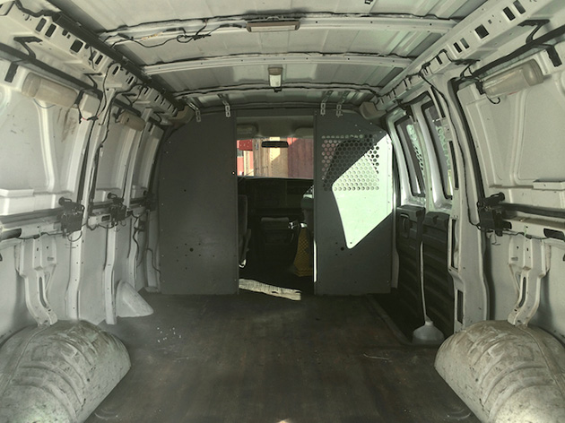 filmmaker-transforms-rusty-cargo-van-mobile-studio