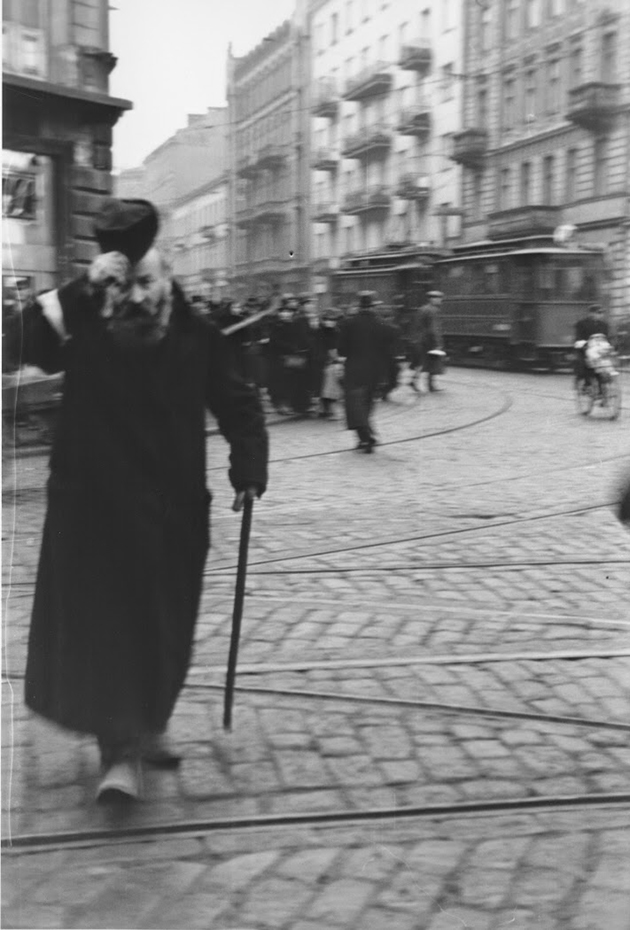 Daily Life in the Ghetto of Warsaw