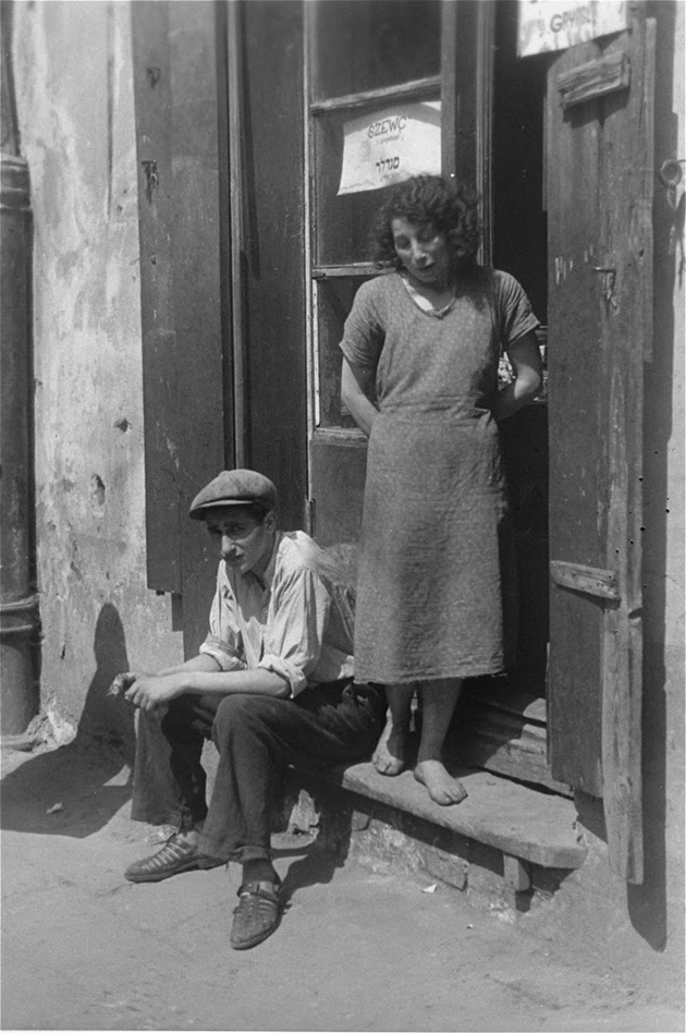 Daily Life in the Ghetto of Warsaw
