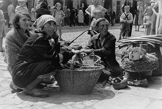 Daily Life in the Ghetto of Warsaw