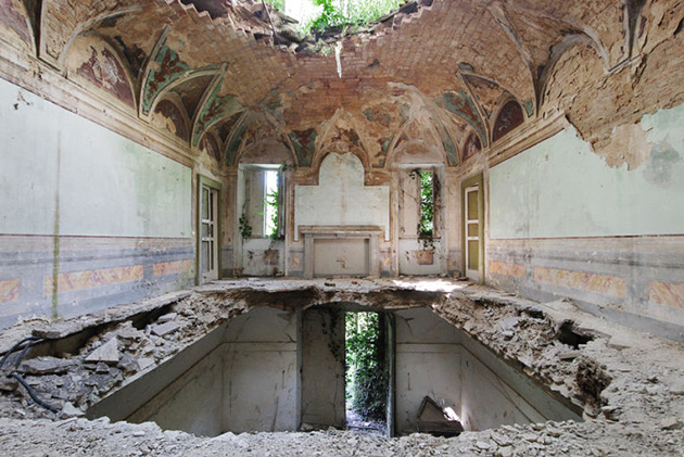 abandoned-palaces