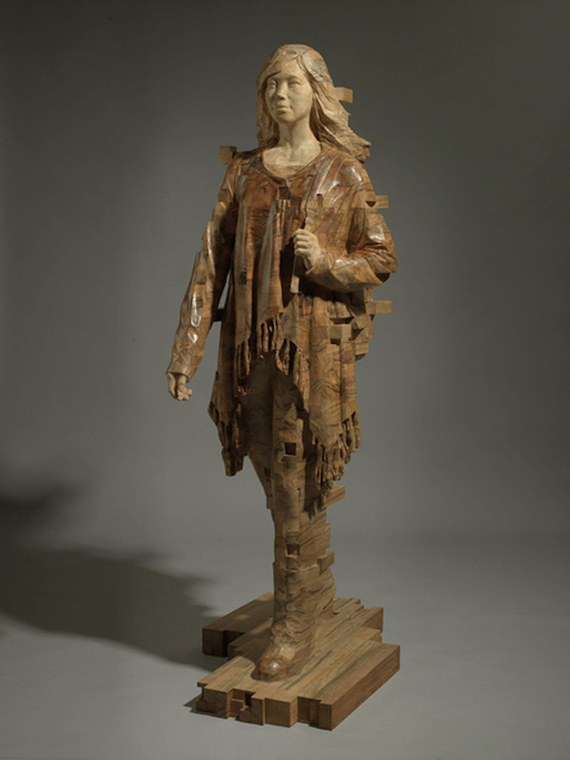pixelated-wood-sculpture