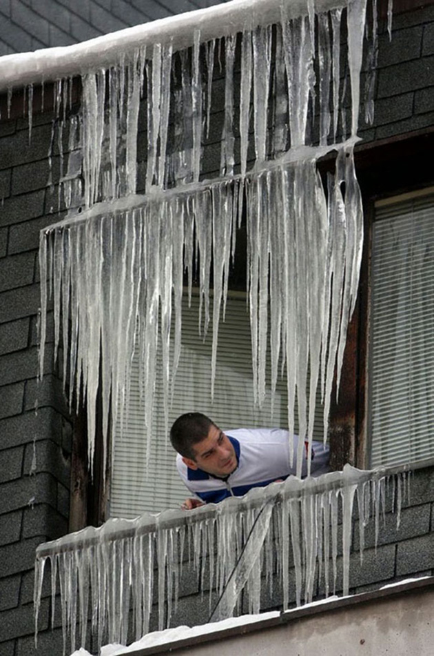 workplace-safety-fails-men-accident-waiting-to-happen