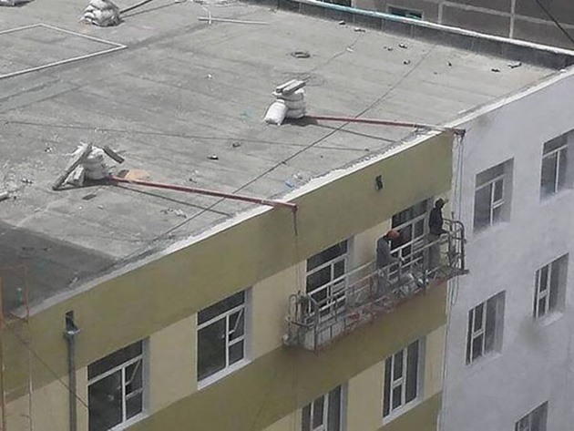 workplace-safety-fails-men-accident-waiting-to-happen
