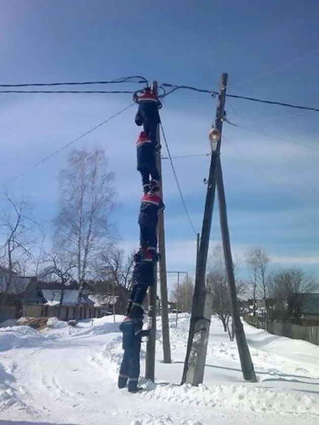 workplace-safety-fails-men-accident-waiting-to-happen