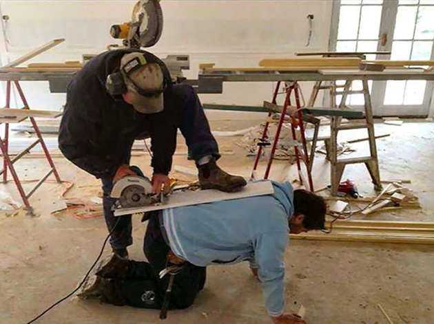 workplace-safety-fails-men-accident-waiting-to-happen