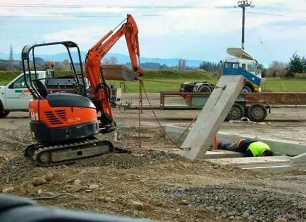 workplace-safety-fails-men-accident-waiting-to-happen