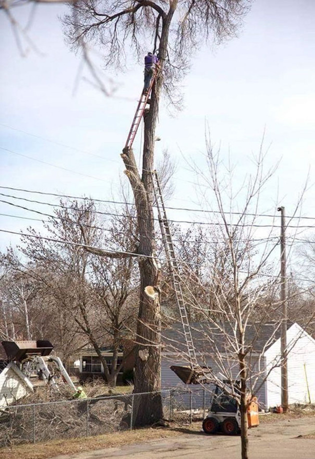 workplace-safety-fails-men-accident-waiting-to-happen