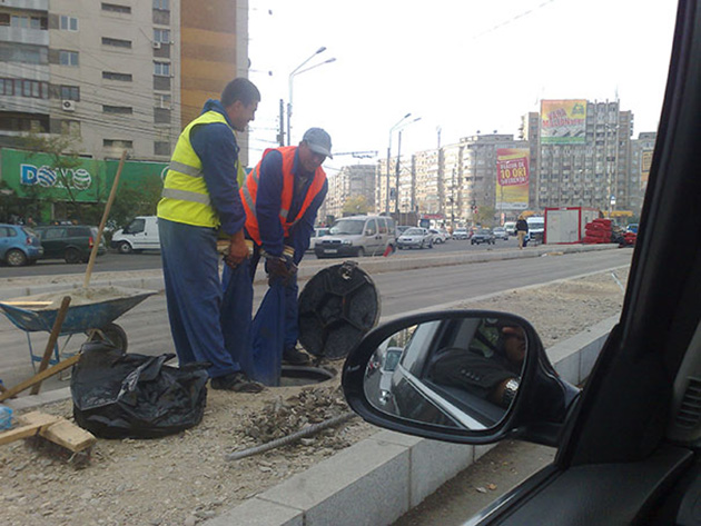 workplace-safety-fails-men-accident-waiting-to-happen