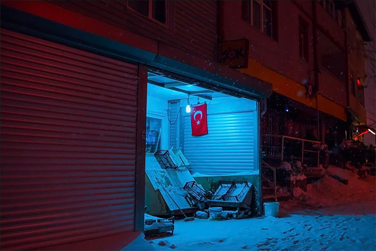 istanbul-neon-colors-photos