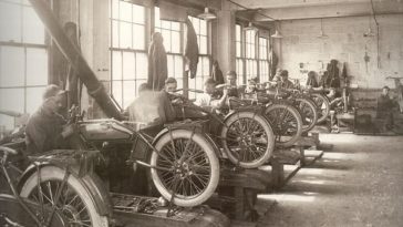 Harley-Davidson-factory-1916