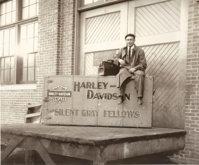 Harley-Davidson-factory-1916