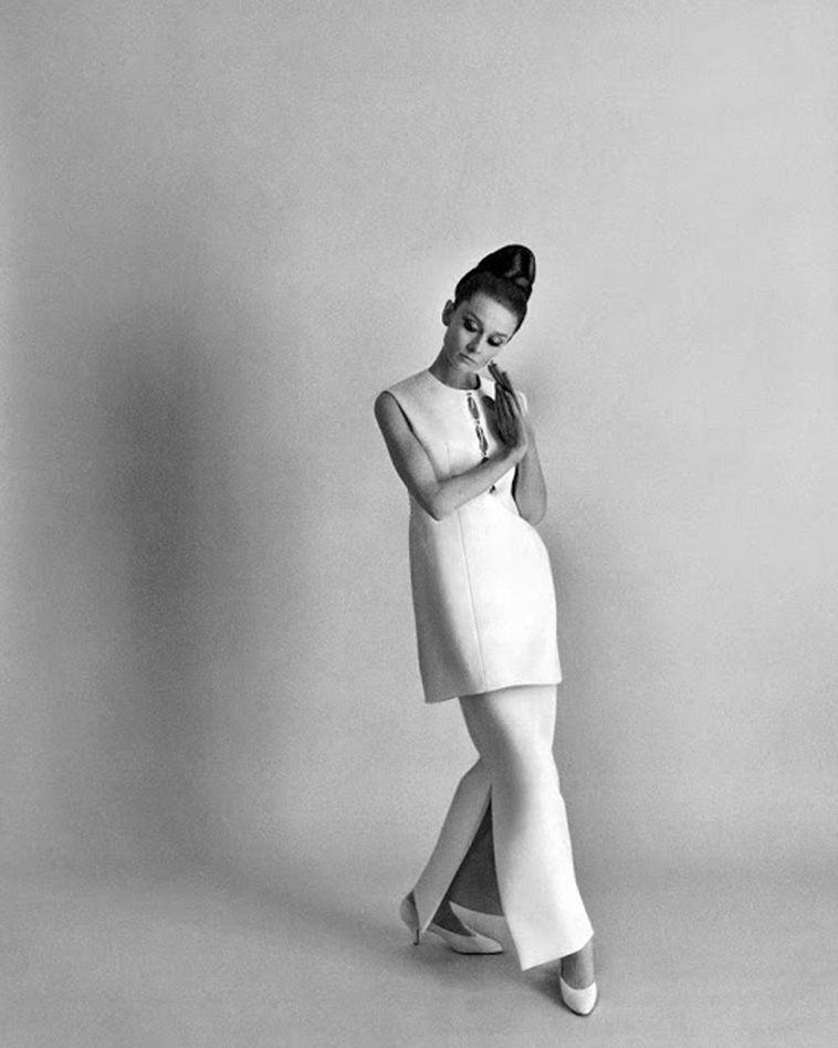 Black and White Photos of Female Celebrities 