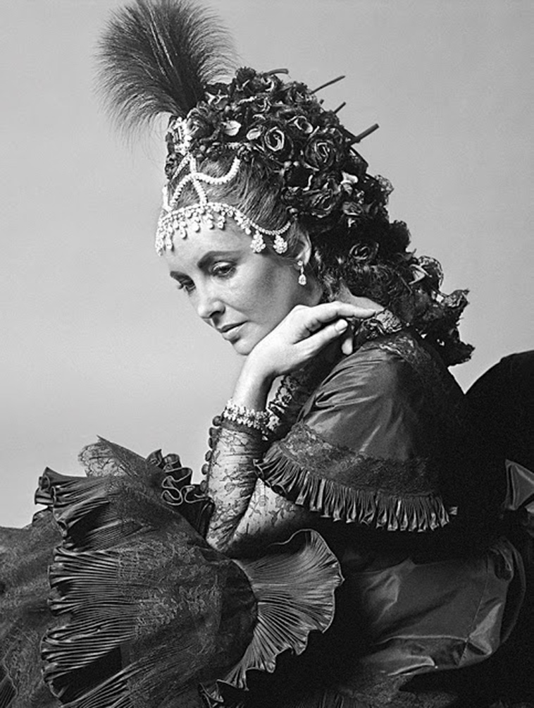 Black and White Photos of Female Celebrities 