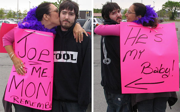 funny-airport-greeting-signs