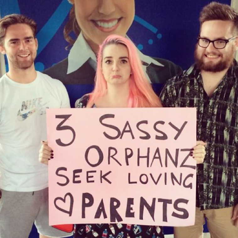 funny-airport-greeting-signs