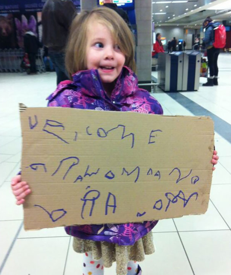 funny-airport-greeting-signs