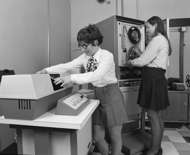 Vintage Photos of Women in Miniskirts