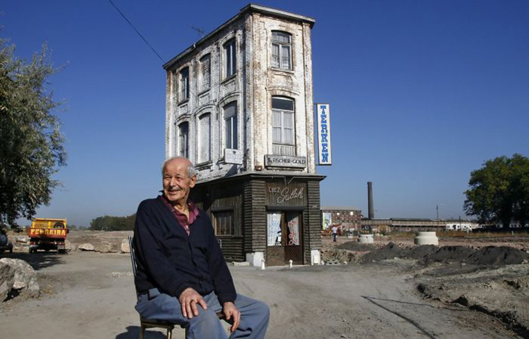 Stubborn Homeowners Refused To Move