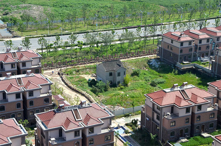 Stubborn Homeowners Refused To Move