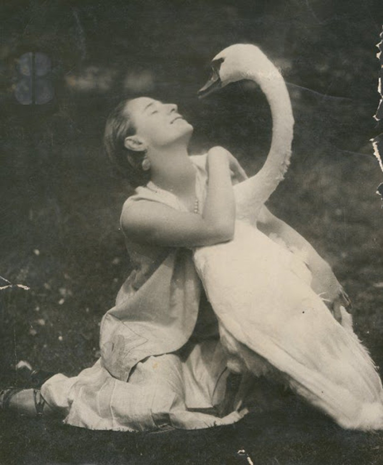 anna pavlova and her pet swan jack