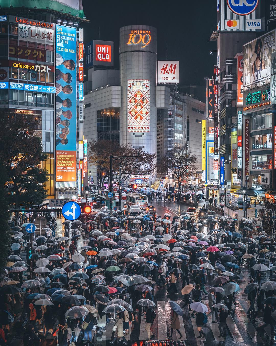 stunning candid street photos tokyo