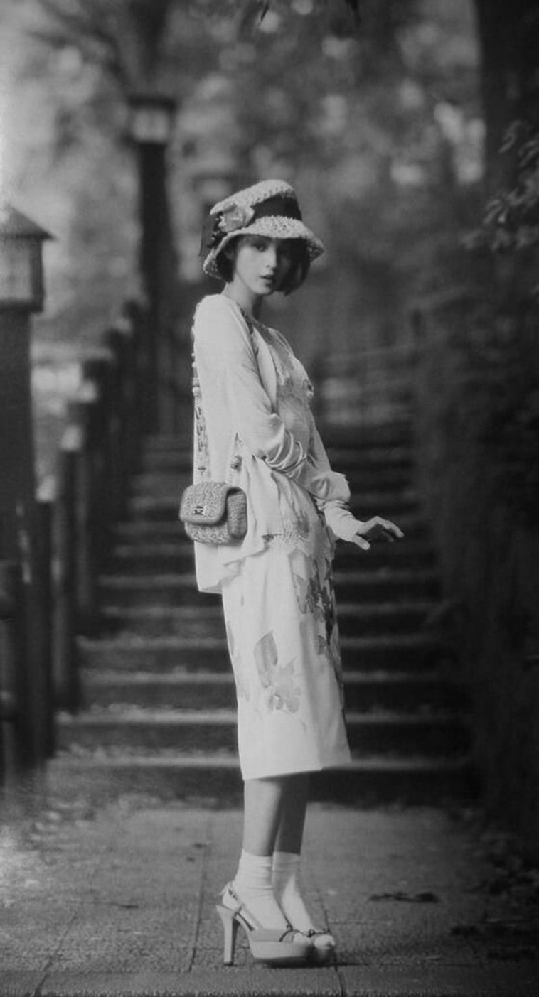 Japanese Women Fashion in the Westernized Era