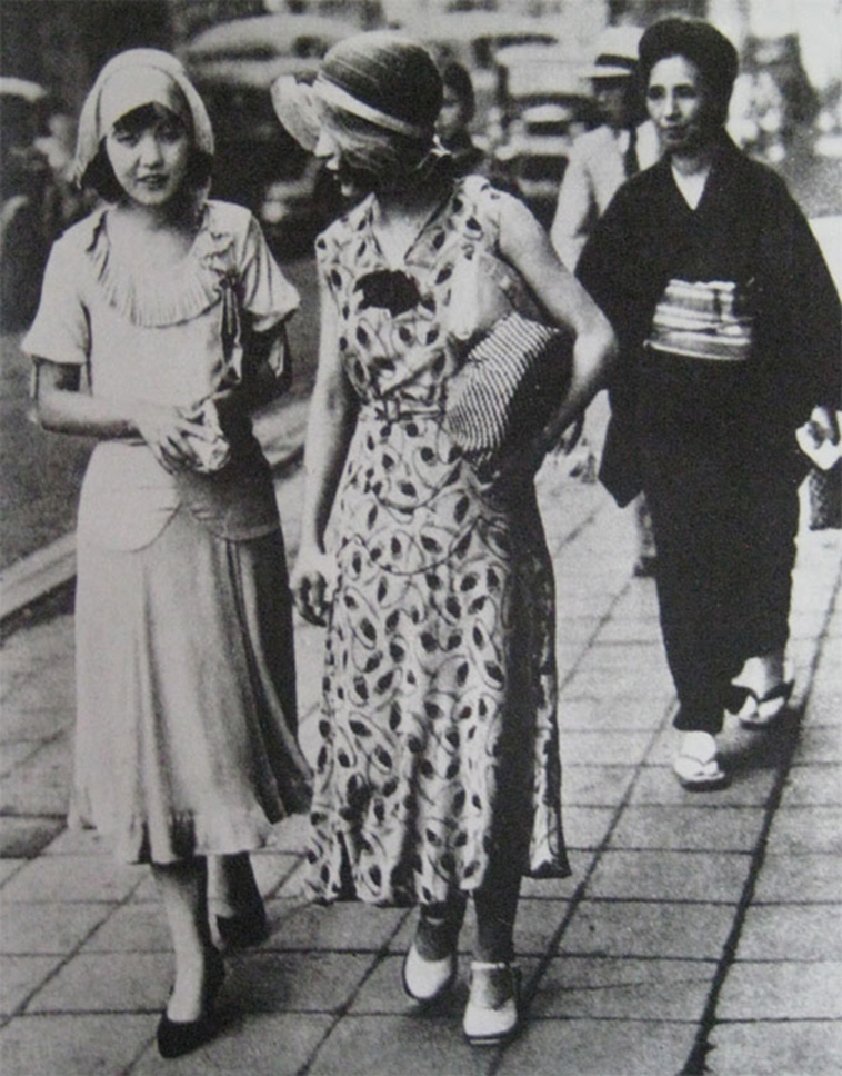 Japanese Women Fashion in the Westernized Era
