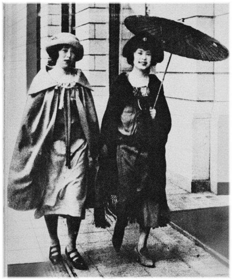 Japanese Women Fashion in the Westernized Era