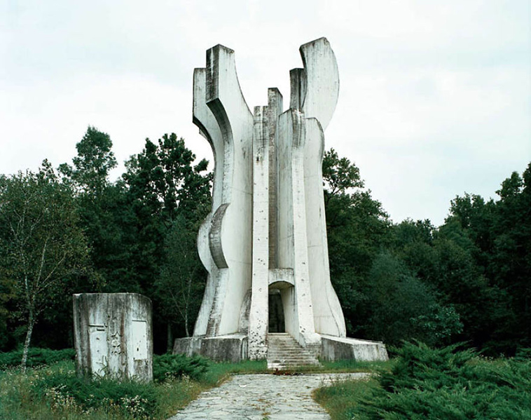 old monuments yugoslavia spomeniks jan kempenaers