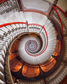 30 Mesmerizing Examples of Spiral Staircase Photography