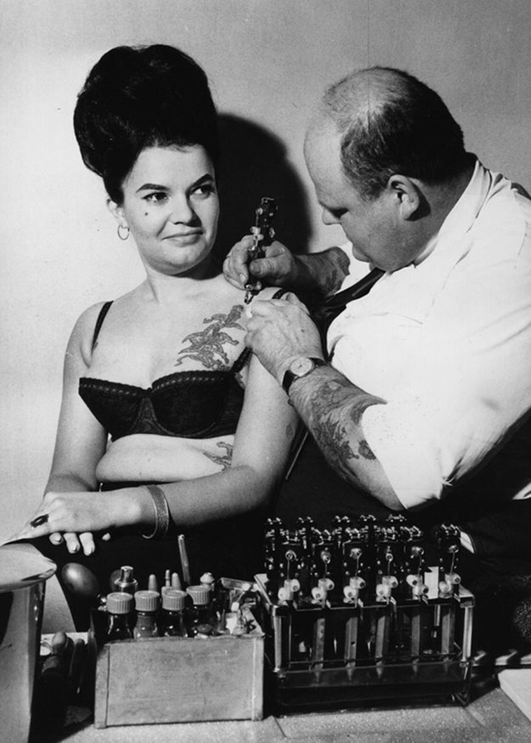 vintage photos of women tattoos