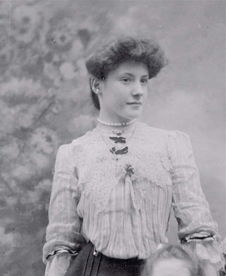 vintage portrait snapshots teen girls 1910s