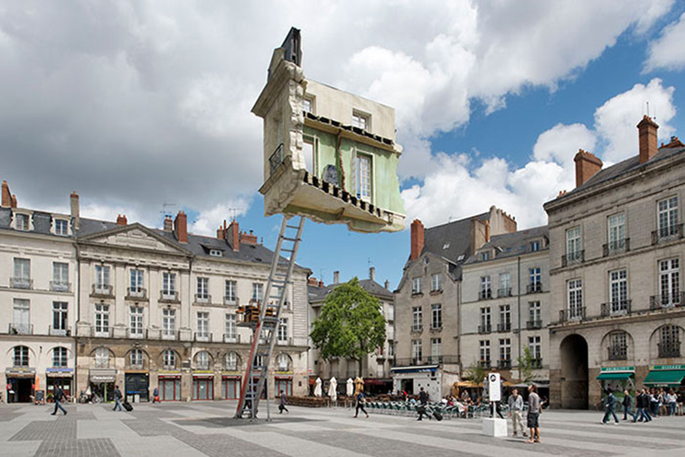 sculptures defying gravity laws of physics